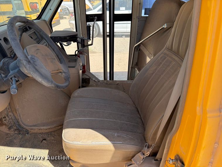 image for item EF6436 1995 Chevrolet G-series school bus