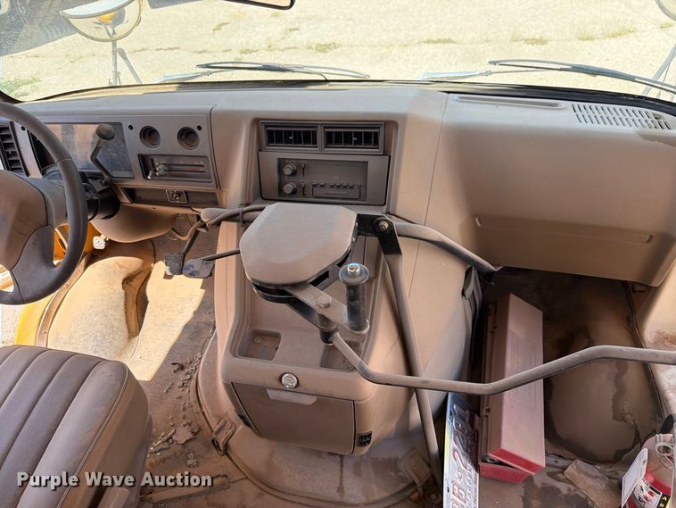 image for item EF6436 1995 Chevrolet G-series school bus
