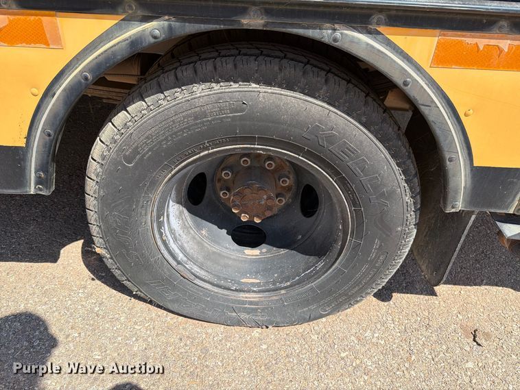 image for item EF6436 1995 Chevrolet G-series school bus