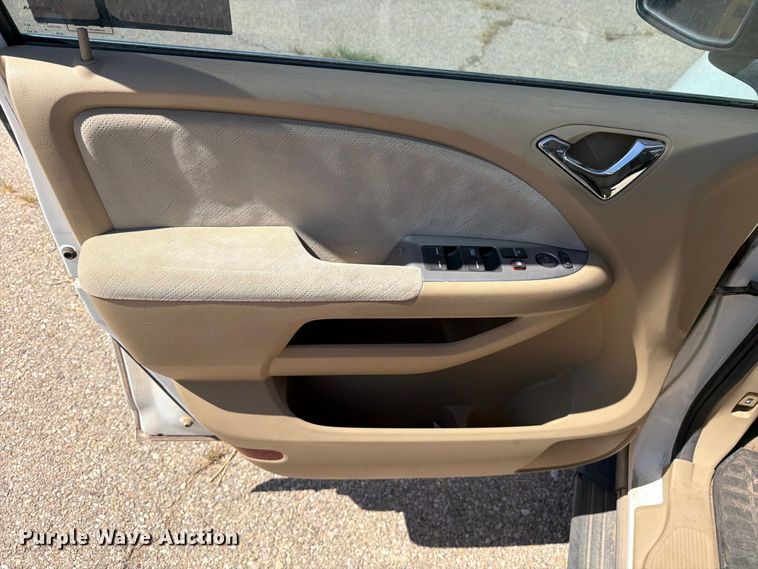 image for item EF6437 2008 Honda Odyssey van