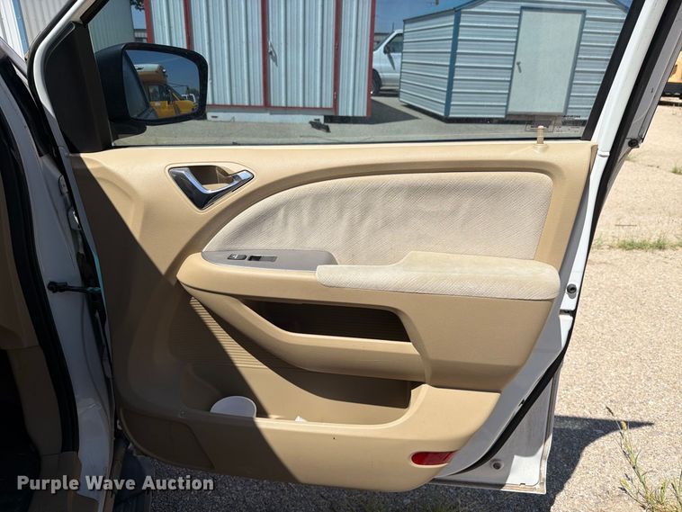 image for item EF6437 2008 Honda Odyssey van
