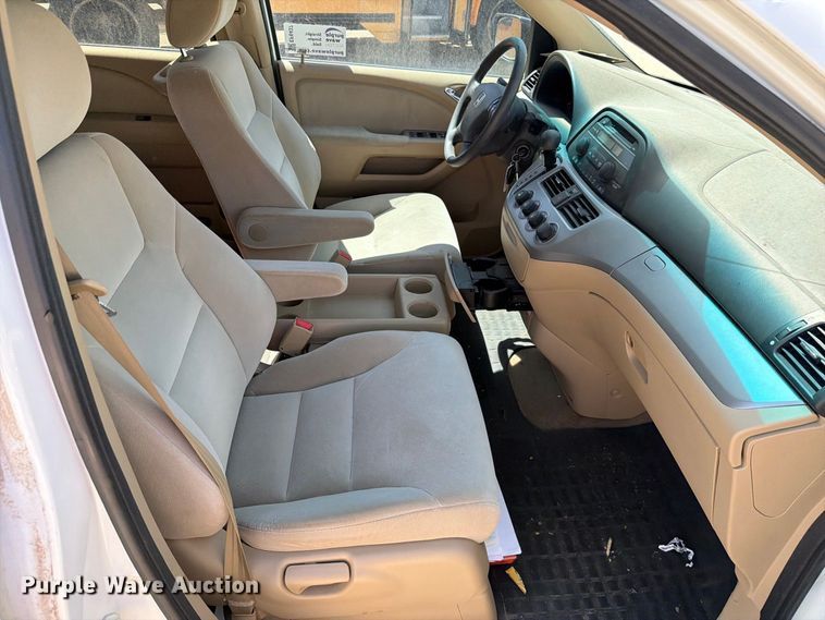 image for item EF6437 2008 Honda Odyssey van