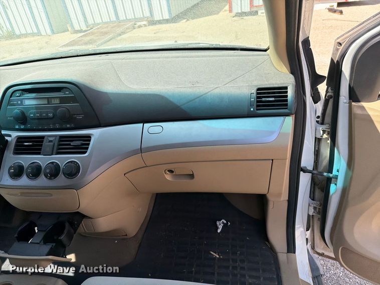 image for item EF6437 2008 Honda Odyssey van