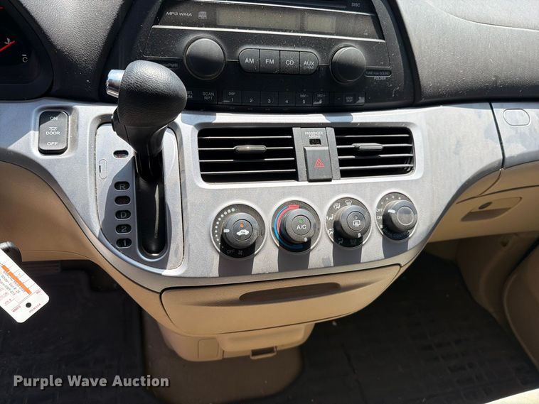 image for item EF6438 2008 Honda Odyssey van