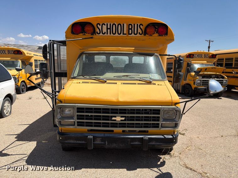 image for item EF6439 1995 Chevrolet G-series school bus