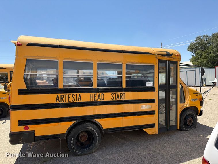 image for item EF6439 1995 Chevrolet G-series school bus
