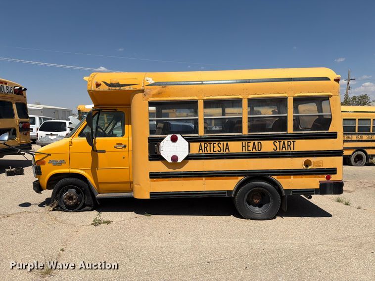 image for item EF6439 1995 Chevrolet G-series school bus