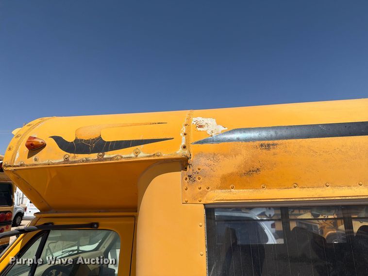 image for item EF6439 1995 Chevrolet G-series school bus