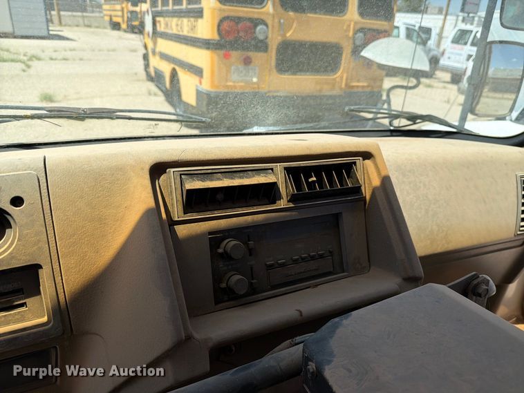 image for item EF6439 1995 Chevrolet G-series school bus