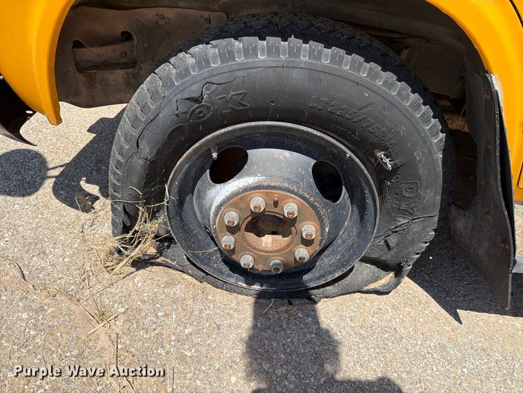 image for item EF6439 1995 Chevrolet G-series school bus