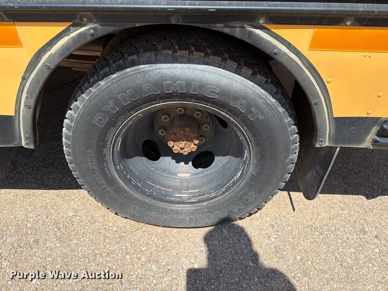 image for item EF6439 1995 Chevrolet G-series school bus