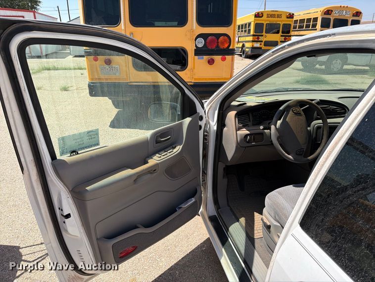 image for item EF6440 2000 Ford Windstar van