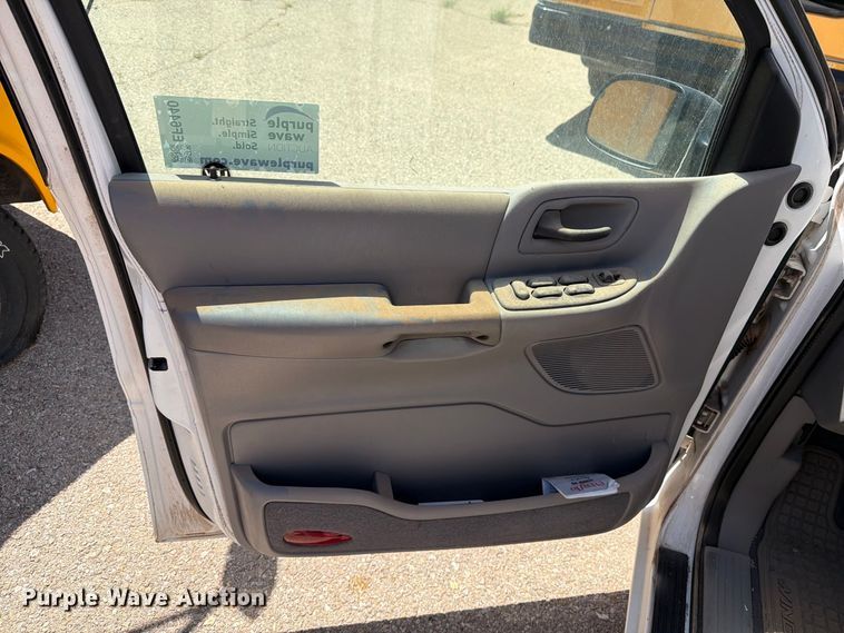 image for item EF6440 2000 Ford Windstar van