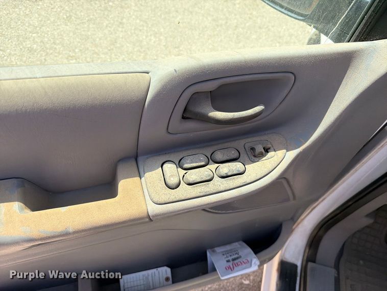 image for item EF6440 2000 Ford Windstar van