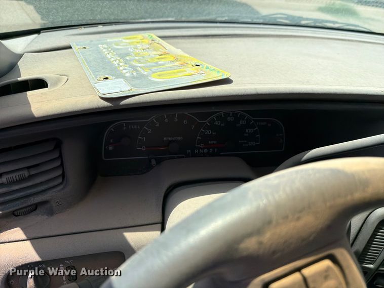 image for item EF6440 2000 Ford Windstar van