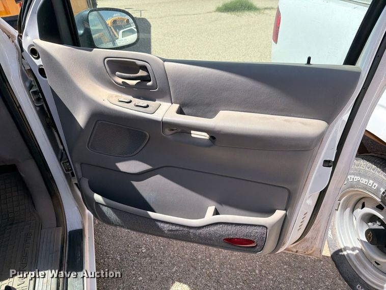 image for item EF6440 2000 Ford Windstar van