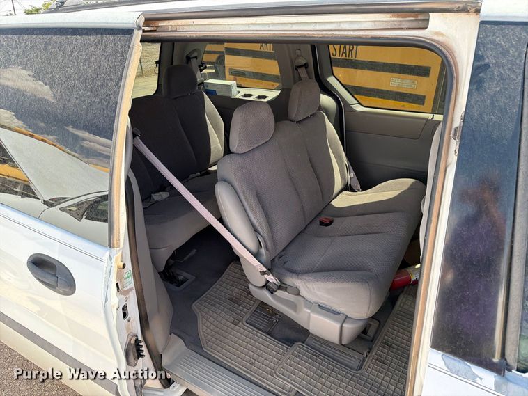 image for item EF6440 2000 Ford Windstar van