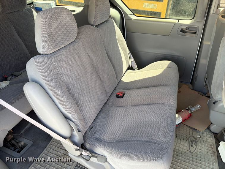 image for item EF6440 2000 Ford Windstar van