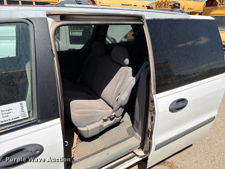 image for item EF6440 2000 Ford Windstar van