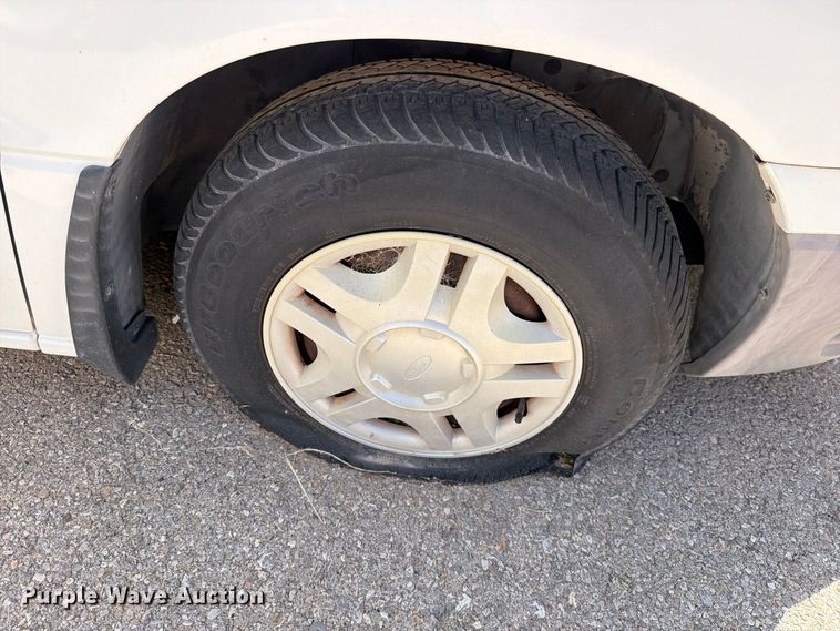 image for item EF6440 2000 Ford Windstar van