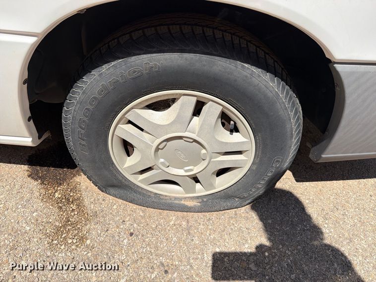 image for item EF6440 2000 Ford Windstar van