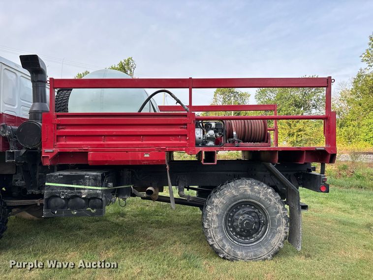 image for item EO4490 1996 Stewart & Stevenson brush fire truck