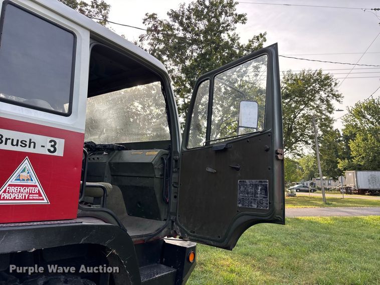 image for item EO4490 1996 Stewart & Stevenson brush fire truck