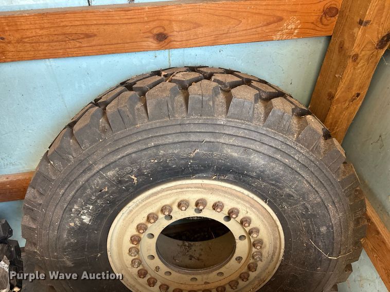 image for item EO4493 (4) Michelin 395/85R20 tires and wheels