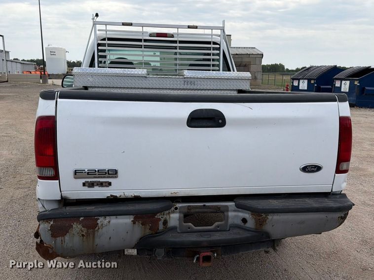 image for item EP7520 2006 Ford F250 Super Duty XL pickup truck