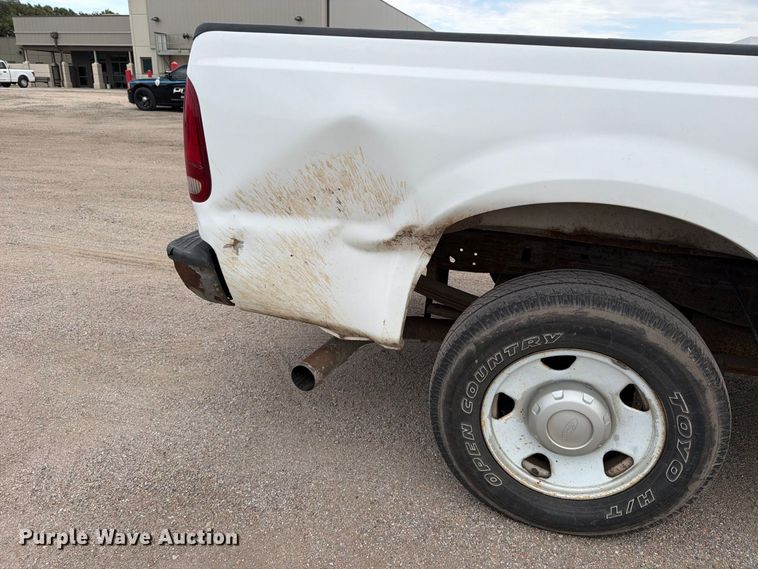 image for item EP7520 2006 Ford F250 Super Duty XL pickup truck