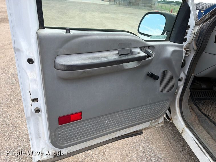 image for item EP7520 2006 Ford F250 Super Duty XL pickup truck