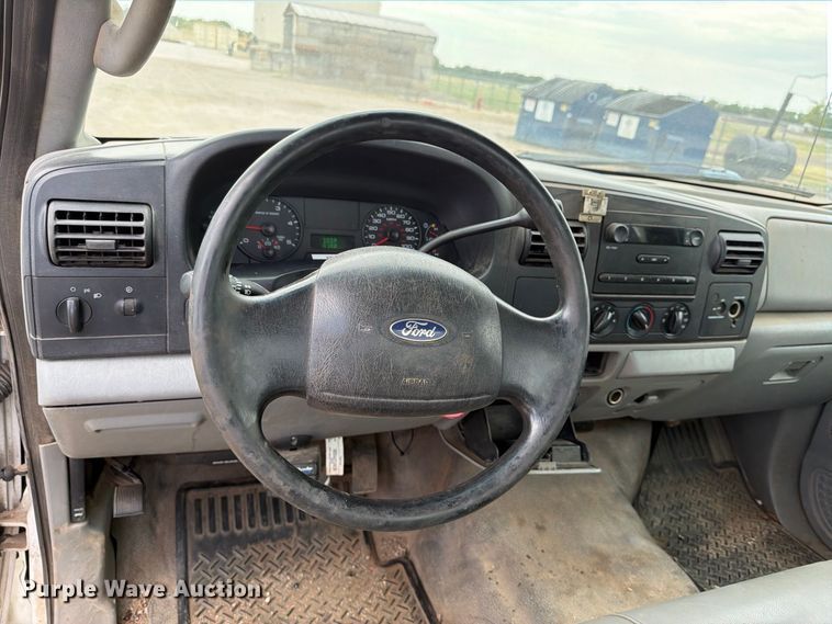 image for item EP7520 2006 Ford F250 Super Duty XL pickup truck