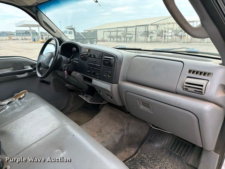image for item EP7520 2006 Ford F250 Super Duty XL pickup truck