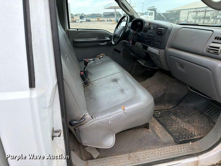 image for item EP7520 2006 Ford F250 Super Duty XL pickup truck