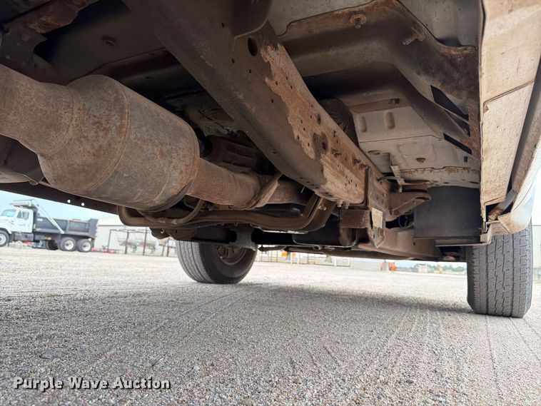 image for item EP7520 2006 Ford F250 Super Duty XL pickup truck