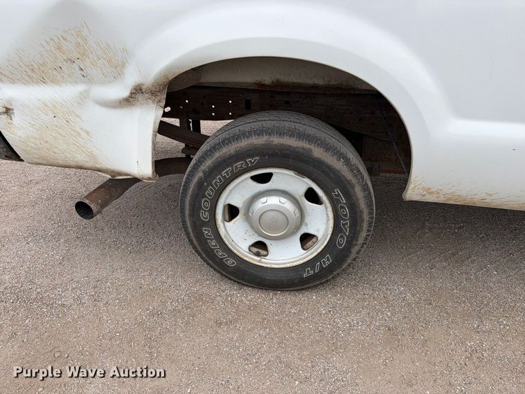 image for item EP7520 2006 Ford F250 Super Duty XL pickup truck