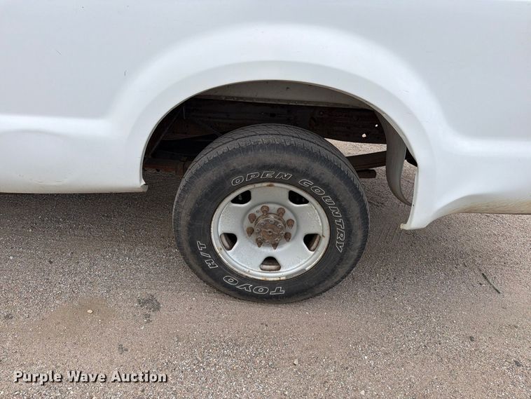 image for item EP7520 2006 Ford F250 Super Duty XL pickup truck