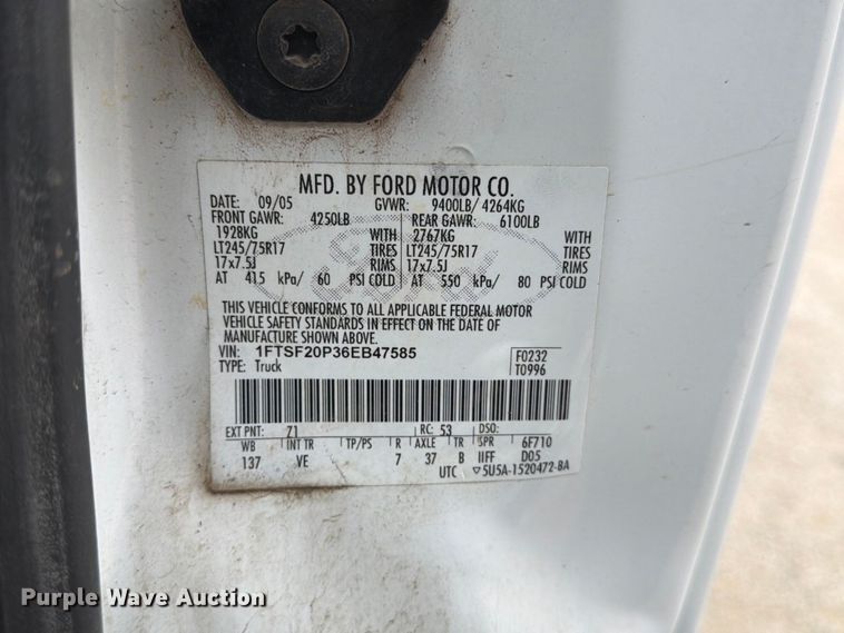 image for item EP7520 2006 Ford F250 Super Duty XL pickup truck