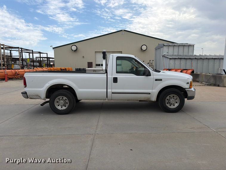 image for item EP7522 2000 Ford F250 Super Duty pickup truck