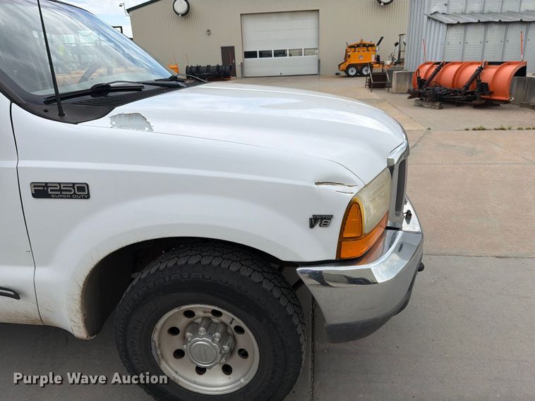image for item EP7522 2000 Ford F250 Super Duty pickup truck