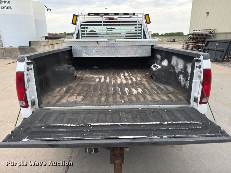 image for item EP7522 2000 Ford F250 Super Duty pickup truck