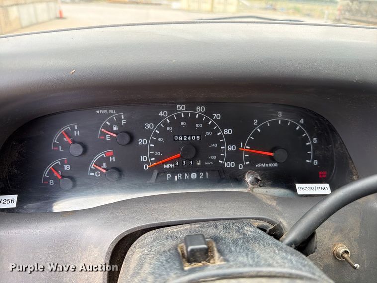 image for item EP7522 2000 Ford F250 Super Duty pickup truck