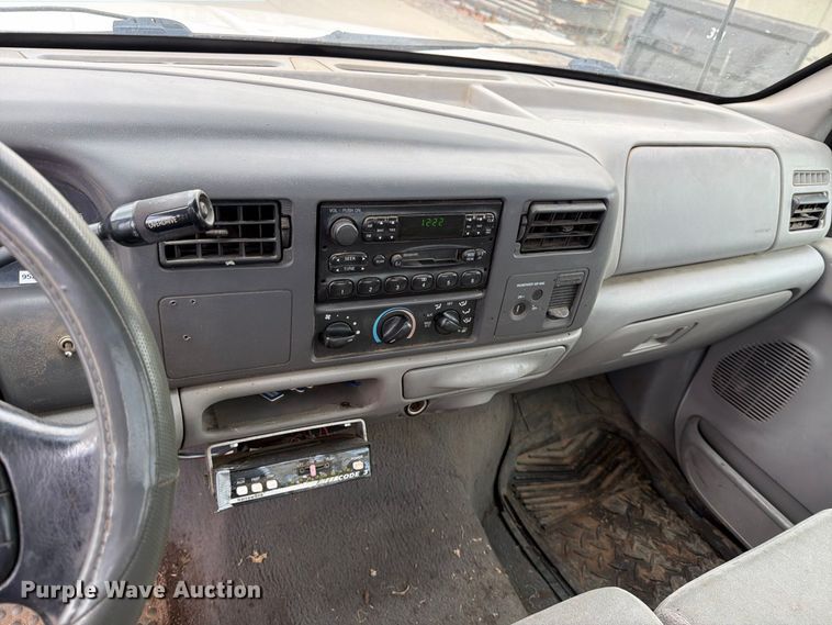 image for item EP7522 2000 Ford F250 Super Duty pickup truck