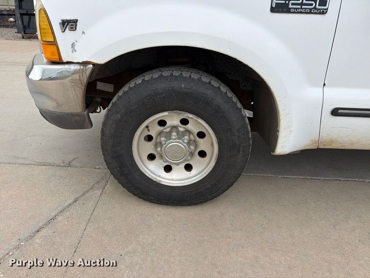 image for item EP7522 2000 Ford F250 Super Duty pickup truck