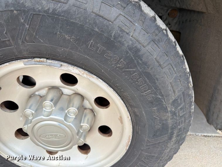 image for item EP7522 2000 Ford F250 Super Duty pickup truck
