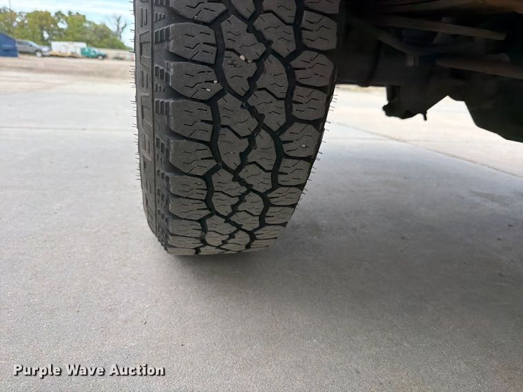 image for item EP7522 2000 Ford F250 Super Duty pickup truck