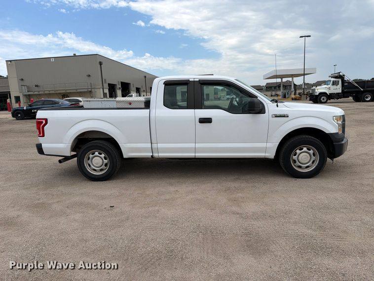 image for item EP7523 2015 Ford F150 XL Ext. Cab pickup truck