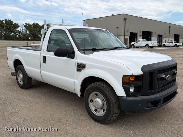 image for item EP7524 2008 Ford F250 Super Duty XL pickup truck