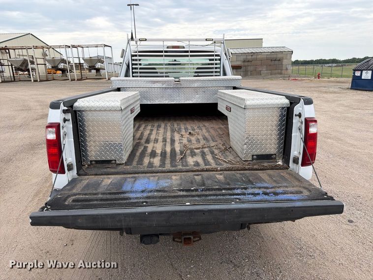 image for item EP7524 2008 Ford F250 Super Duty XL pickup truck
