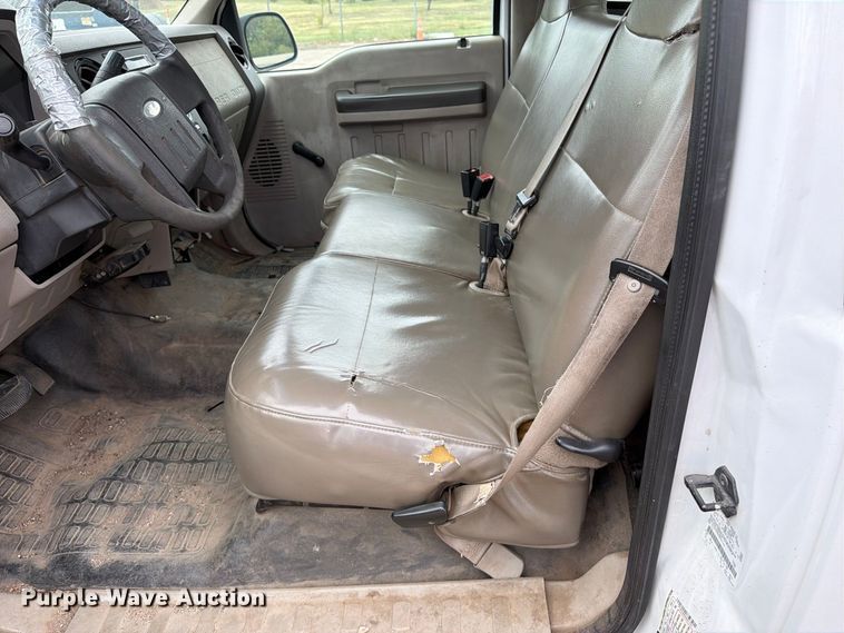 image for item EP7524 2008 Ford F250 Super Duty XL pickup truck